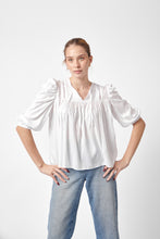 Cargar imagen en el visor de la galería, Blusa Jackie Blanca
