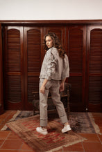 Cargar imagen en el visor de la galería, Jeans Boyfriend Gris Alcaraz
