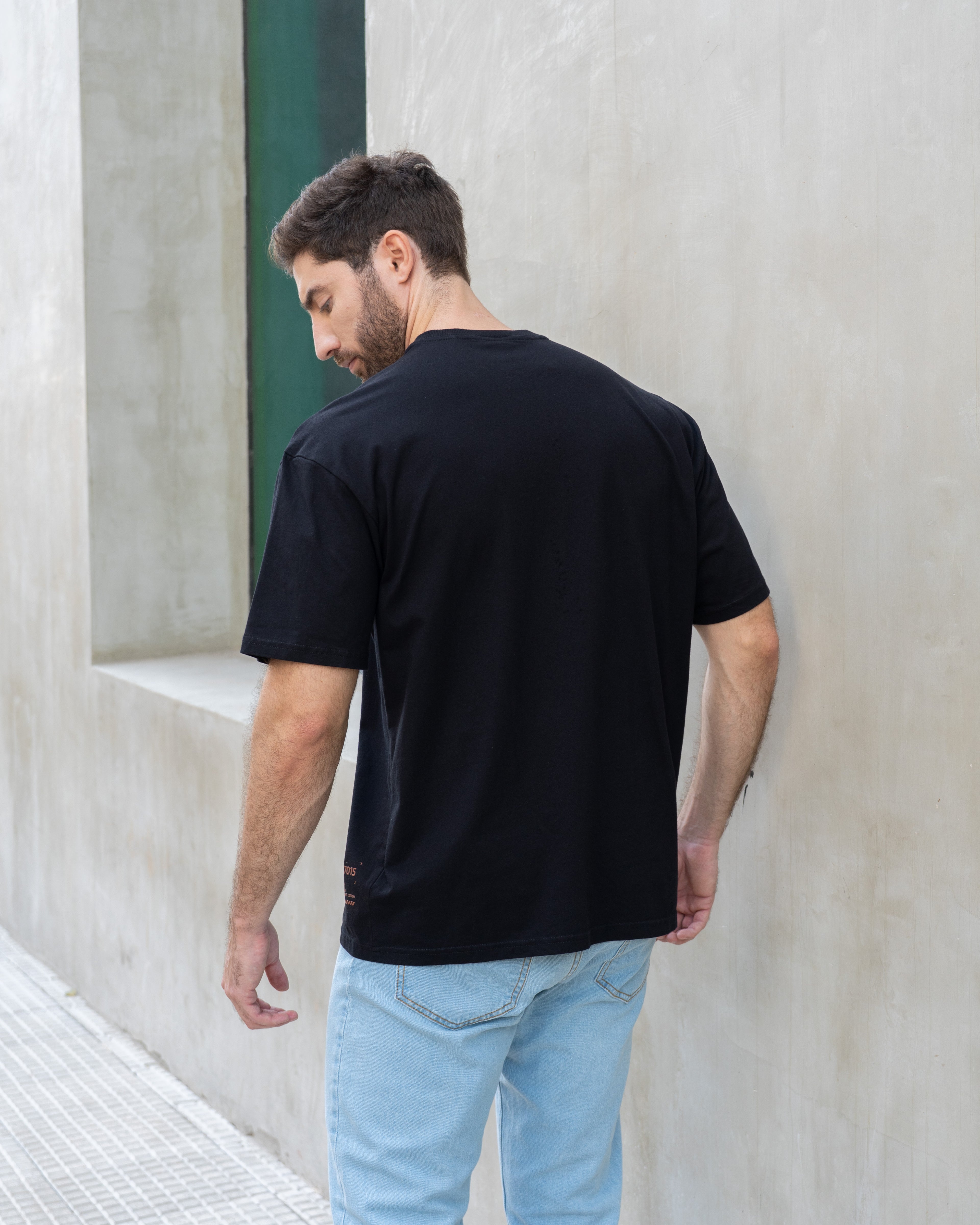 REMERA OVERSIZE TSG NEGRA